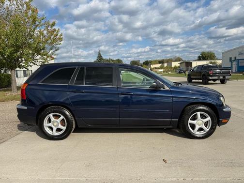 2004 Chrysler Pacifica Base