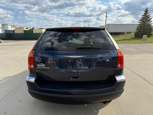 2004 Chrysler Pacifica Base
