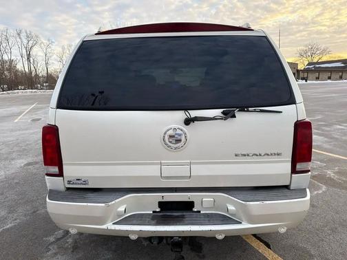 2003 Cadillac Escalade Base