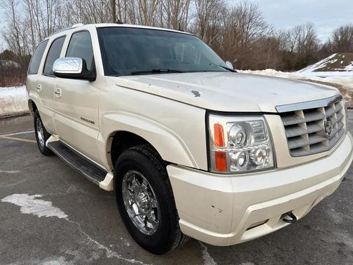2003 Cadillac Escalade Base
