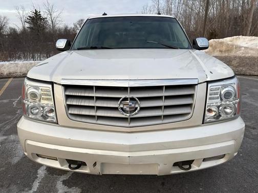 2003 Cadillac Escalade Base