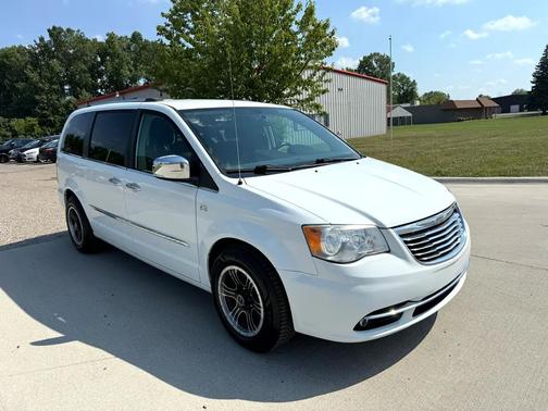 2014 Chrysler Town & Country Touring-L