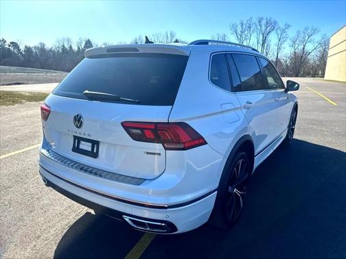 2022 Volkswagen Tiguan 2.0T SEL R-Line 4MOTION