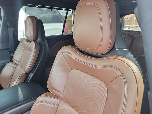 Pristine White Metallic Tri-Coat 2023 Lincoln Aviator Grand Touring AWD