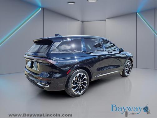 2024 Lincoln Nautilus Reserve