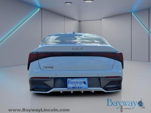 Snow White Pearl 2025 Kia K5 LXS