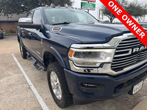 2022 RAM 2500 Laramie Crew Cab 4x4 6'4' Box