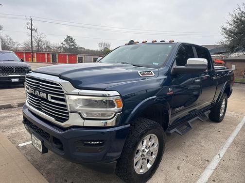 2022 RAM 2500 Laramie Crew Cab 4x4 6'4' Box