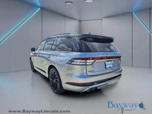 Silver Radiance Metallic Clearcoat 2023 Lincoln Aviator Black Label AWD