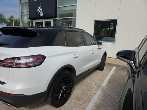 Pristine White Metallic Tri-Coat 2022 Lincoln Nautilus Reserve