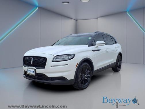 Pristine White Metallic Tri-Coat 2022 Lincoln Nautilus Reserve
