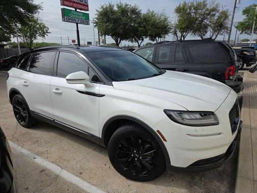 Pristine White Metallic Tri-Coat 2022 Lincoln Nautilus Reserve