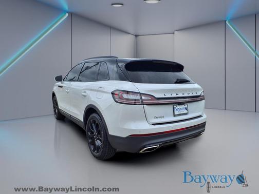 Pristine White Metallic Tri-Coat 2022 Lincoln Nautilus Reserve