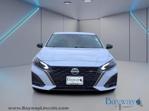 Gray Sky Pearl 2024 Nissan Altima SR FWD