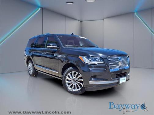 2023 Lincoln Navigator STANDARD