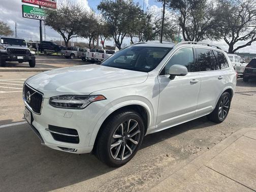 2019 Volvo XC90 T6 Momentum
