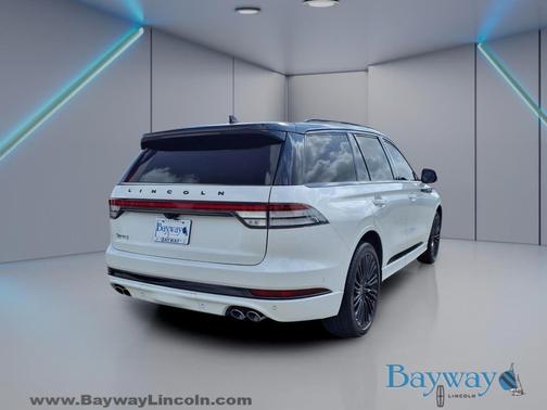 Pristine White Metallic Tri-Coat 2022 Lincoln Aviator Black Label AWD