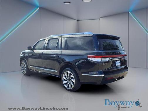 2023 Lincoln Navigator L RESERVE