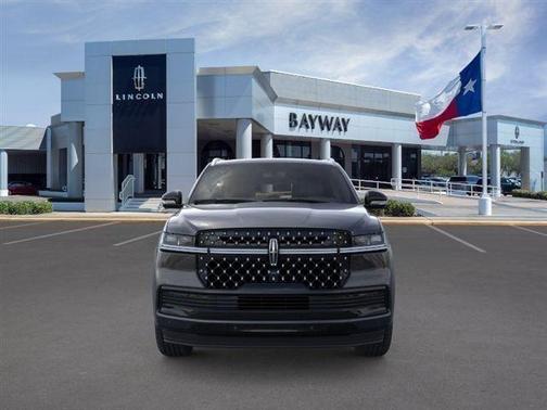 Infinite Black Metallic Clearcoat 2026 Lincoln Navigator Black Label