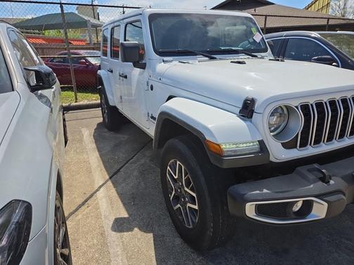 2025 Jeep Wrangler 4-Door Sahara 4x4