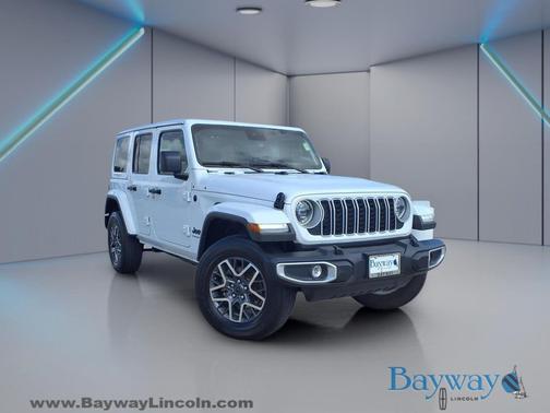Bright White Clearcoat 2025 Jeep Wrangler 4-Door Sahara 4x4