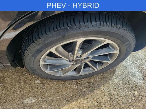 Black Metallic 2022 Lincoln Corsair Grand Touring