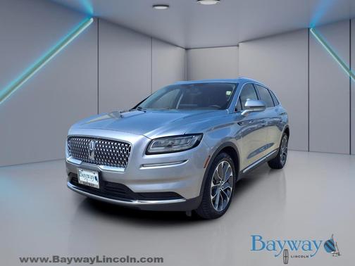 Silver Radiance Metallic Clearcoat 2023 Lincoln Nautilus Reserve