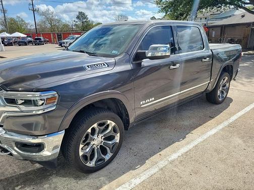 Granite Crystal Metallic Clearcoat 2019 RAM 1500 Limited