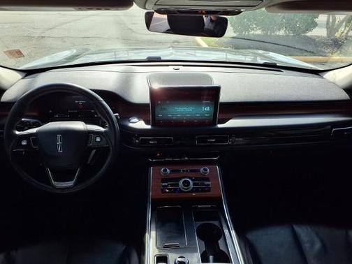 ASHER GRAY MET CC 2024 Lincoln Aviator RESERVE