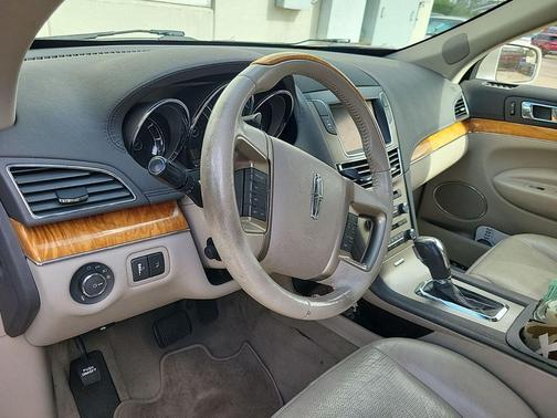 White Platinum Metallic Tri-Coat 2010 Lincoln MKT Base