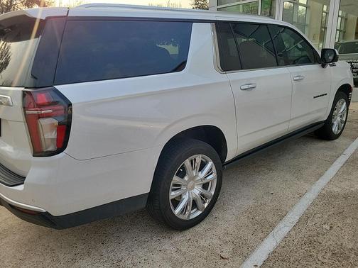 2022 Chevrolet Suburban 2WD High Country