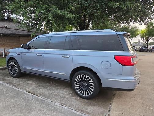Crystal Blue Metallic 2019 Lincoln Navigator L Black Label