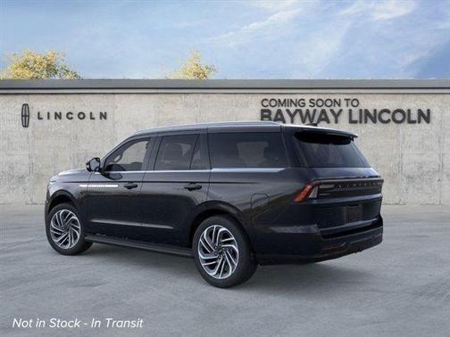 Infinite Black Metallic Clearcoat 2026 Lincoln Navigator Premiere