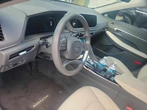 2022 Hyundai SONATA Limited