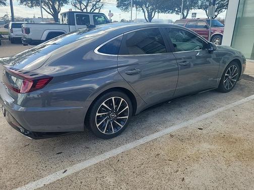 2022 Hyundai SONATA Limited