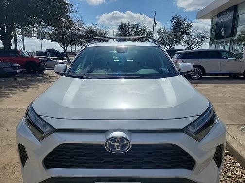 2023 Toyota RAV4 Hybrid SE