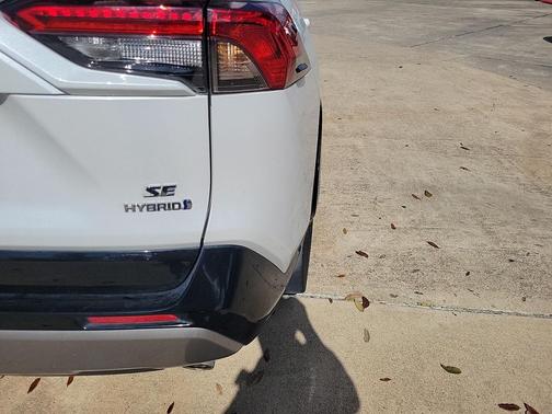 2023 Toyota RAV4 Hybrid SE