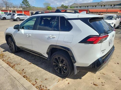 2023 Toyota RAV4 Hybrid SE