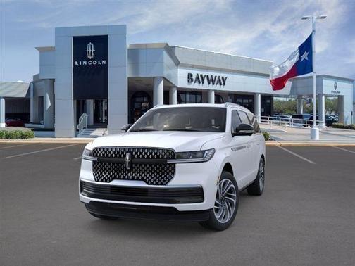 Star White Metallic Tri-Coat 2026 Lincoln Navigator Reserve