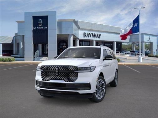 Star White Metallic Tri-Coat 2026 Lincoln Navigator Reserve