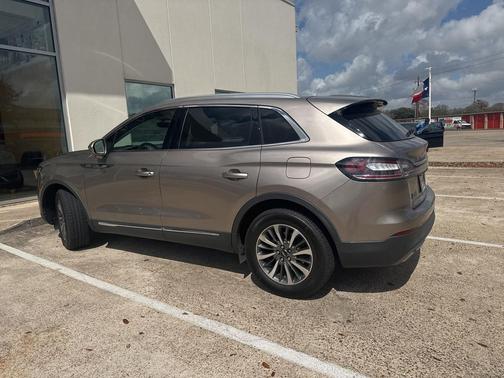2020 Lincoln Nautilus Standard