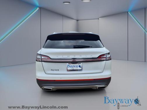 2022 Lincoln Nautilus Standard