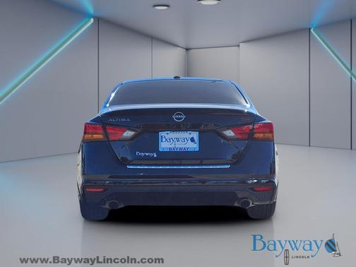 2023 Nissan Altima SR FWD