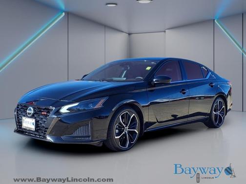 2023 Nissan Altima SR FWD