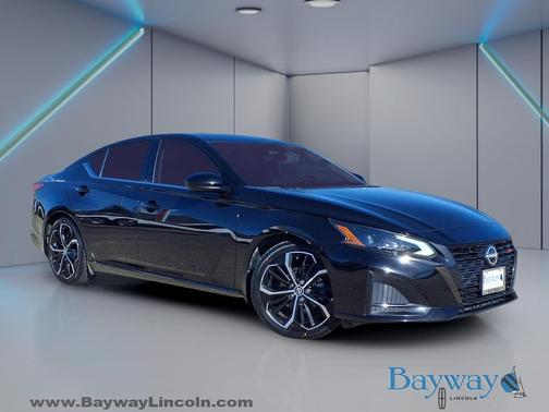 2023 Nissan Altima SR FWD