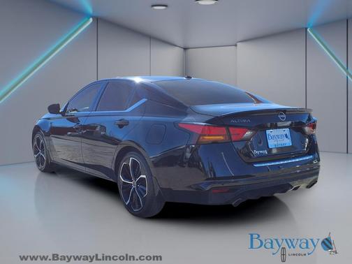 2023 Nissan Altima SR FWD