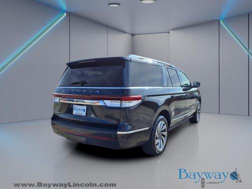 2024 Lincoln Navigator Premiere