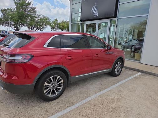 Red Carpet 2021 Lincoln Nautilus Reserve