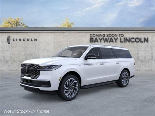 Star White Metallic Tri-Coat 2026 Lincoln Navigator Premiere