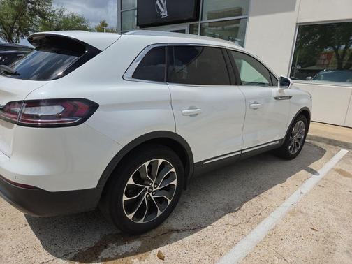 White 2022 Lincoln Nautilus Reserve